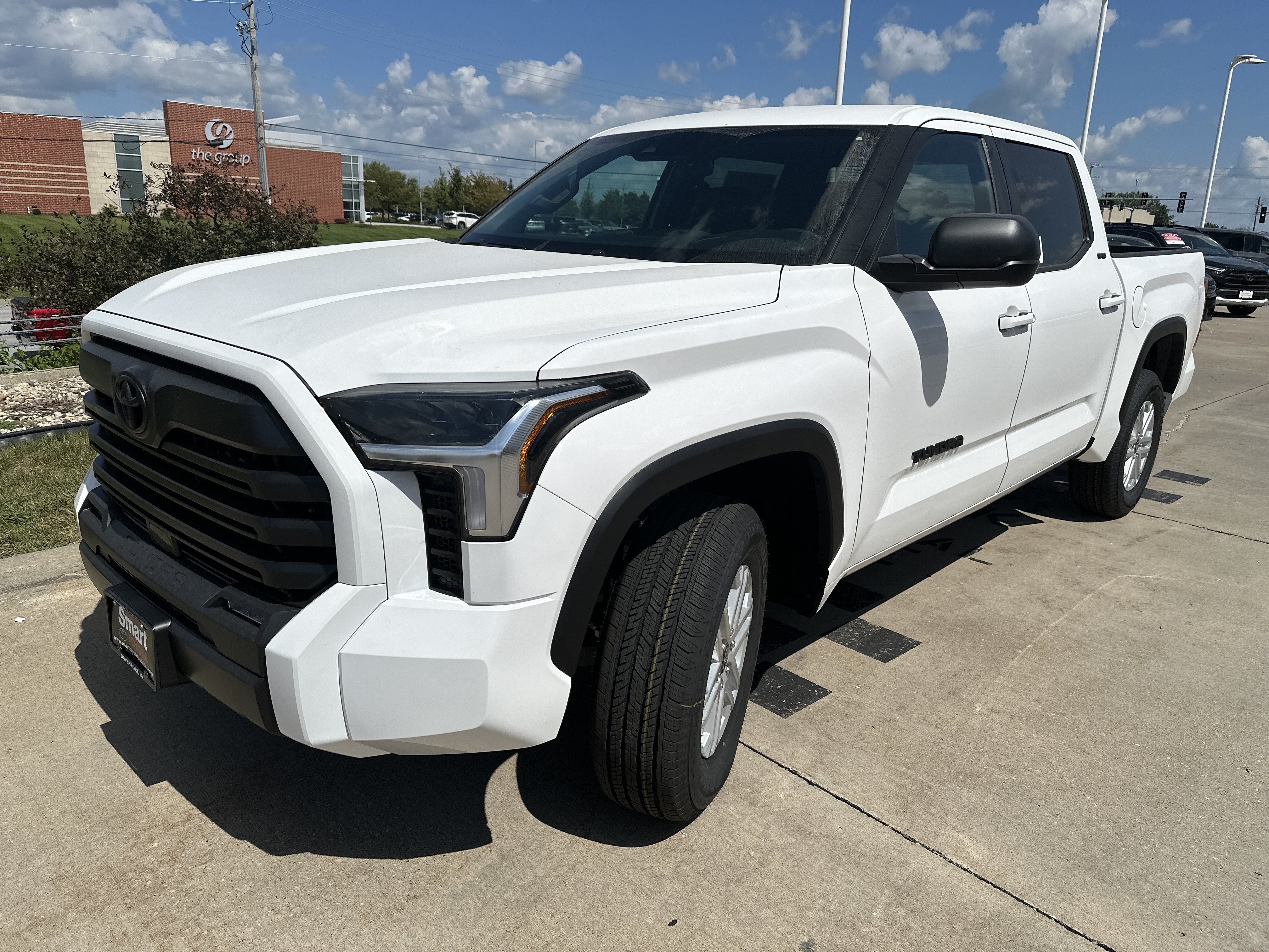 Used 2026 Toyota Tundra SR5 w/ SR5 Premium Package AWD/4WD image 3