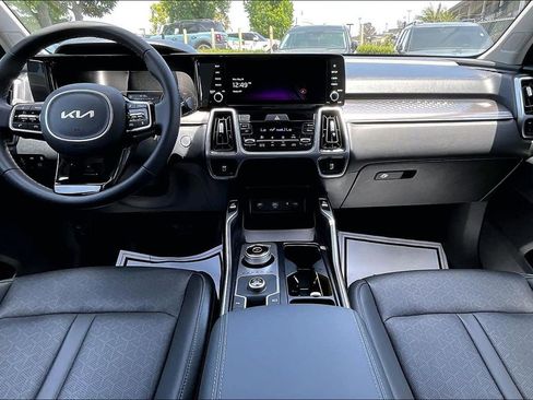 Certified 2023 Kia Sorento EX FWD image 11