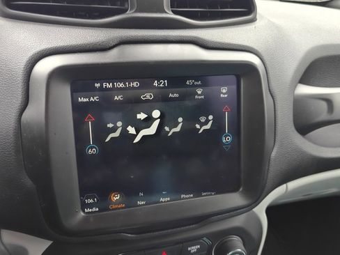 Used 2022 Jeep Renegade Latitude image 11