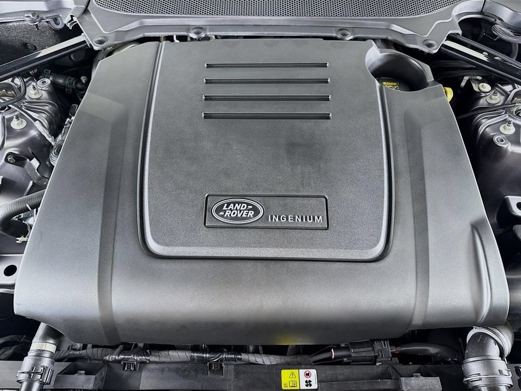 Used 2024 Land Rover Discovery S AWD/4WD image 24