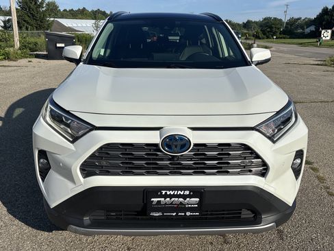 Used 2019 Toyota RAV4 Limited AWD/4WD image 14