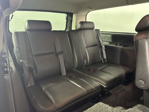 Used 2010 Chevrolet Suburban LTZ image 23