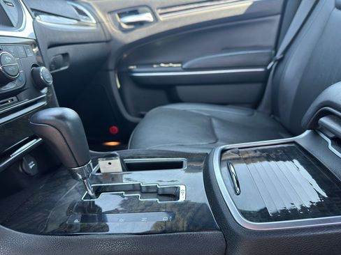 Used 2014 Chrysler 300 C w/ Beats Audio Group RWD image 20