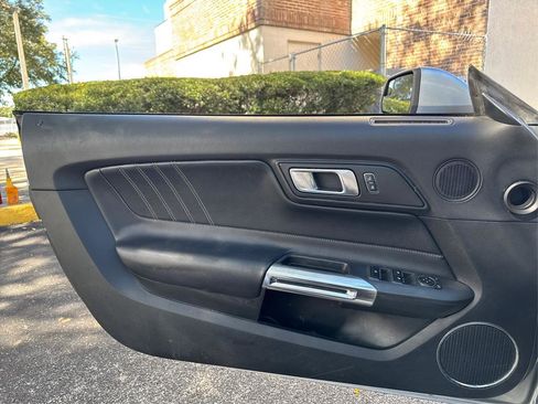 Used 2020 Ford Mustang Premium image 18