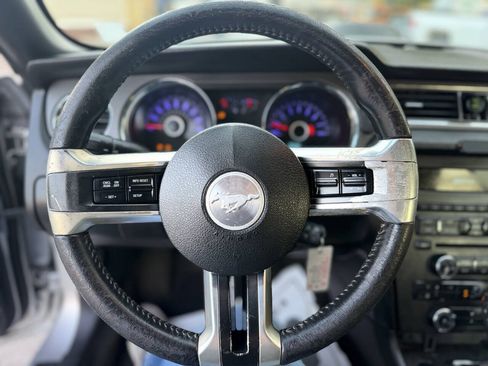 Used 2014 Ford Mustang Convertible RWD image 12
