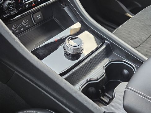 New 2025 Jeep Grand Cherokee L Altitude image 19