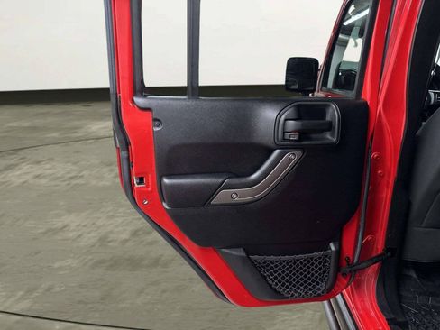Used 2015 Jeep Wrangler Unlimited Sport w/ Quick Order Package 24S AWD/4WD image 15