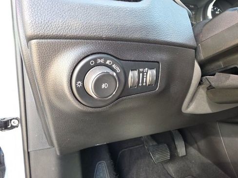 Used 2020 Jeep Compass Latitude image 14