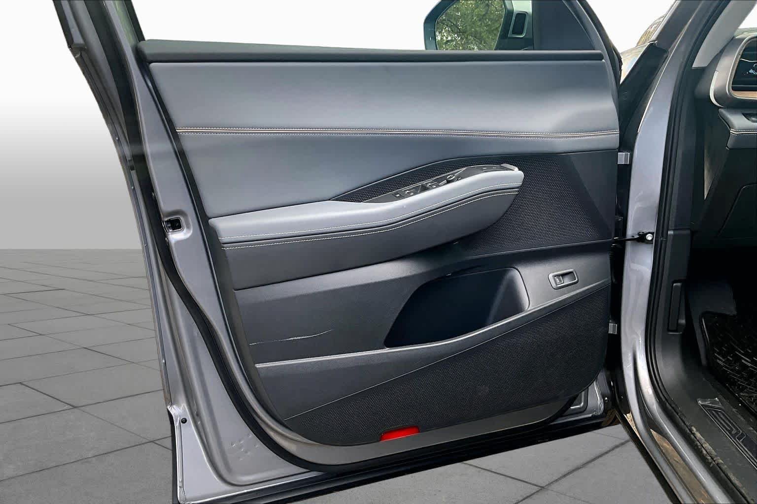 New 2027 Volkswagen Atlas SE FWD image 10