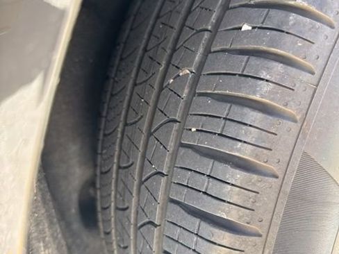 Used 2025 Volvo XC60 B5 Plus image 19