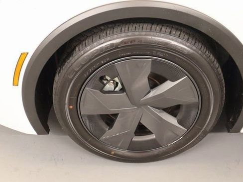 Used 2024 Toyota Prius LE image 9