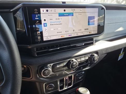 New 2026 Jeep Gladiator Sport AWD/4WD image 14