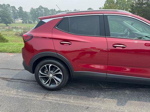Used 2021 Buick Encore GX Essence w/ Advanced Technology Package AWD/4WD image 40