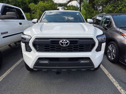 Used 2024 Toyota Tacoma TRD Off-Road AWD/4WD image 2