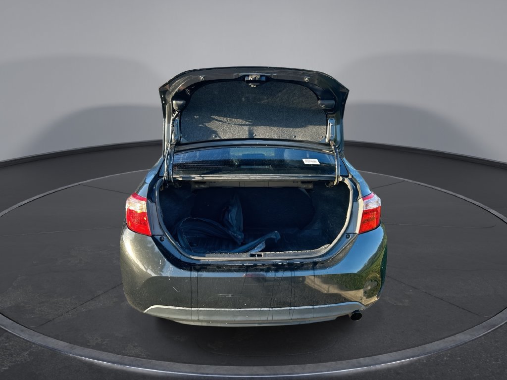 Used 2018 Toyota Corolla LE FWD image 28