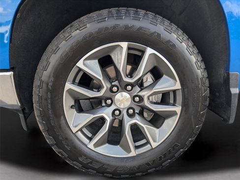 Used 2023 Chevrolet Silverado 1500 LT image 9