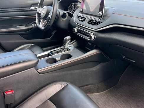 Used 2022 Nissan Altima 2.5 SR FWD image 18