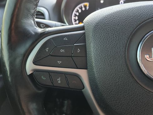 Used 2018 Jeep Grand Cherokee Altitude image 35