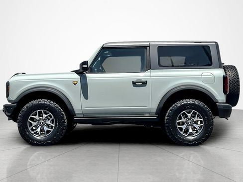 Used 2021 Ford Bronco Badlands image 2