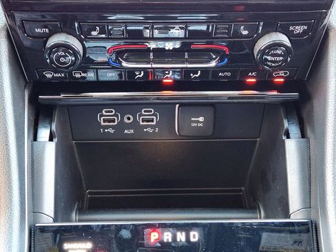 New 2025 Jeep Grand Cherokee L Limited w/ Black Appearance Package image 15