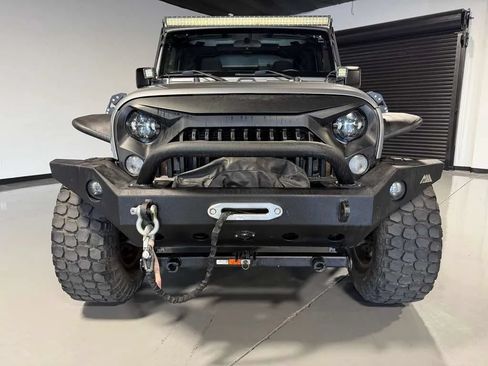 Used 2018 Jeep Wrangler Sport AWD/4WD image 2