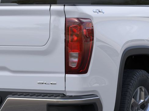 New 2026 GMC Sierra 1500 SLE w/ Preferred Package AWD/4WD image 11
