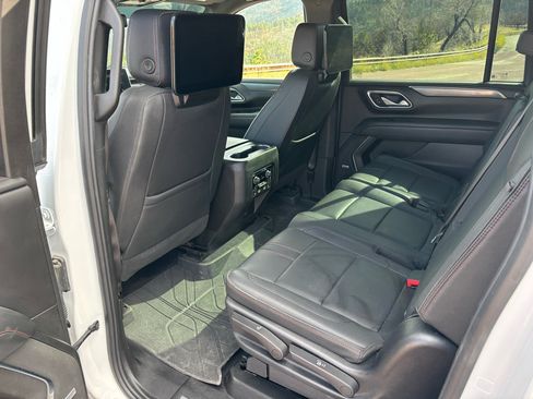 Used 2023 Chevrolet Suburban RST w/ Luxury Package image 15