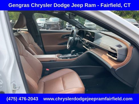 Used 2025 Toyota Crown Signia w/ Advanced Technology Package AWD/4WD image 19