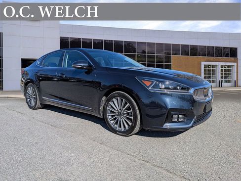 Used 2017 Kia Cadenza Technology image 1