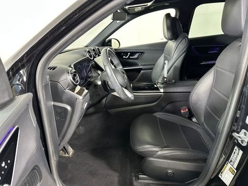 Used 2023 Mercedes-Benz GLC 300 4MATIC image 11