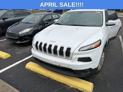 Used 2018 Jeep Cherokee Latitude Plus w/ Comfort/Convenience Group