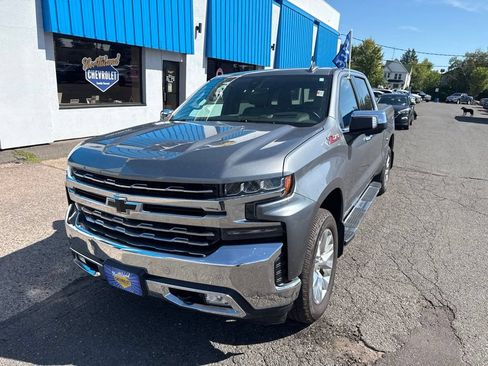 Used 2020 Chevrolet Silverado 1500 LTZ AWD/4WD image 3