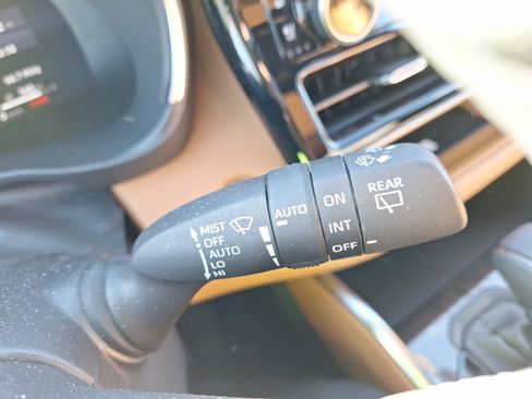 Used 2023 Toyota Highlander Platinum image 26