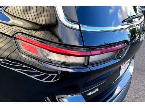 Used 2024 Jeep Grand Cherokee L Limited w/ Luxury Tech Group II image 30