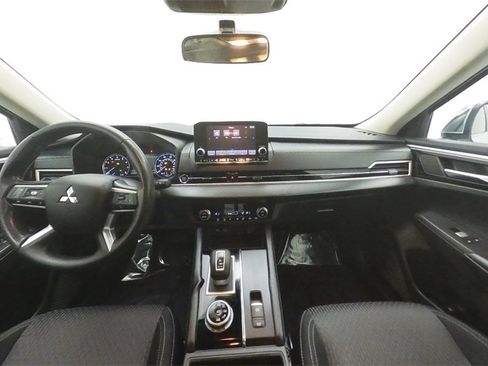 Used 2022 Mitsubishi Outlander ES image 28