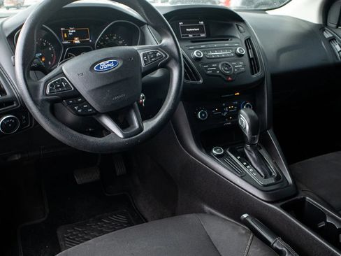 Used 2017 Ford Focus SE FWD image 21