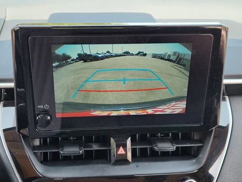 Used 2025 Toyota Corolla LE FWD image 13