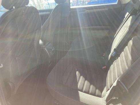 Used 2019 Ford Fusion SE image 32