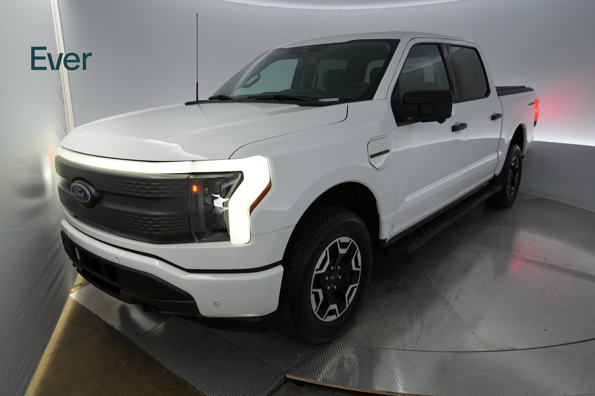 Used 2023 Ford F150 Lightning XLT AWD/4WD image 2