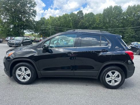 Used 2020 Chevrolet Trax LT FWD image 4