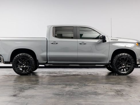 Used 2024 Chevrolet Silverado 1500 LT AWD/4WD image 22