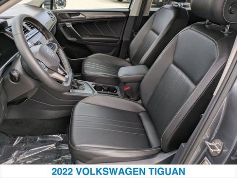 Used 2022 Volkswagen Tiguan SE image 20