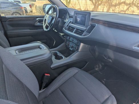 Used 2022 Chevrolet Suburban LS image 7