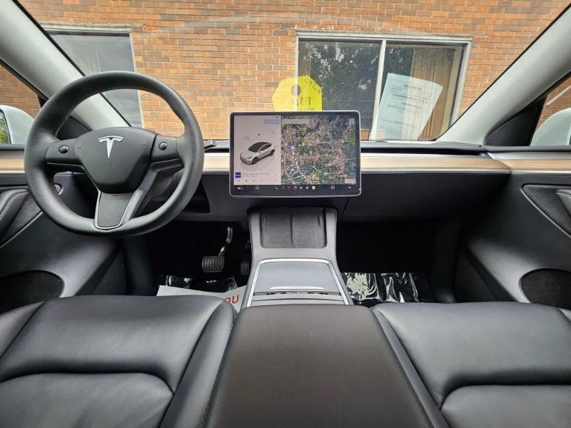 Used 2025 Tesla Model Y Long Range AWD/4WD image 40