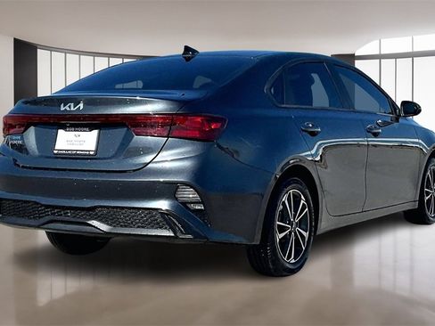 Used 2024 Kia Forte LXS w/ LXS Technology Package image 2