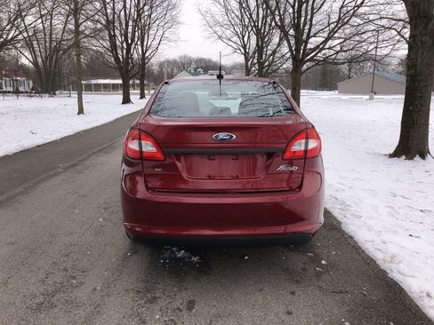Used 2013 Ford Fiesta SE image 21