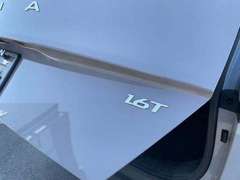Used 2024 Hyundai Kona Limited FWD image 27