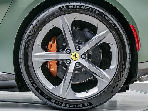 Used 2025 Ferrari 12Cilindri RWD image 31