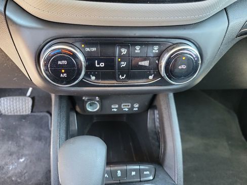 Used 2021 Chevrolet TrailBlazer LT w/ Convenience Package image 32