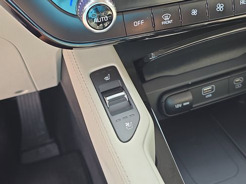 Certified 2023 Kia Telluride EX FWD image 29